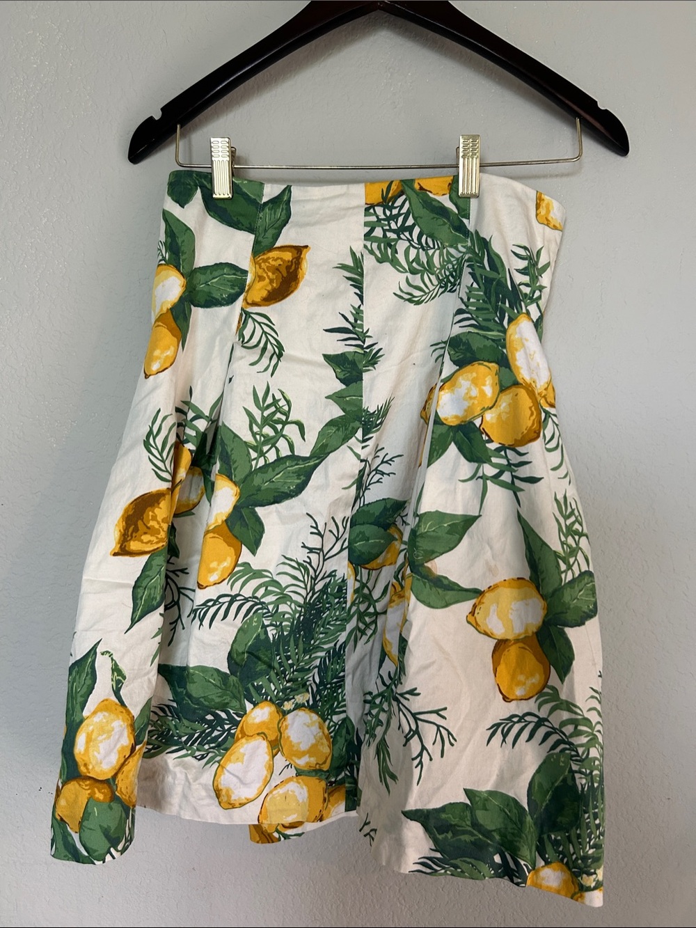 Talbots White Lemon Print Circle Skirt with Green Foliage